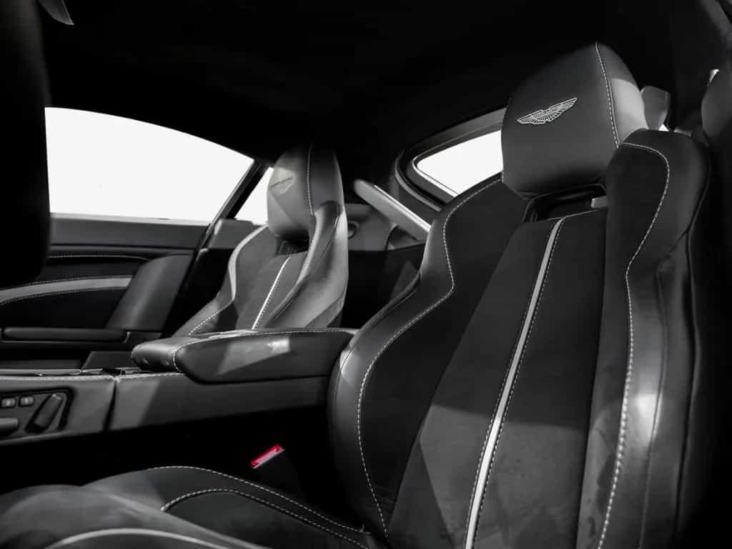 Aston Martin V12 Vantage S Coupe Aston Martin Hamburg 02/2017-photo-11