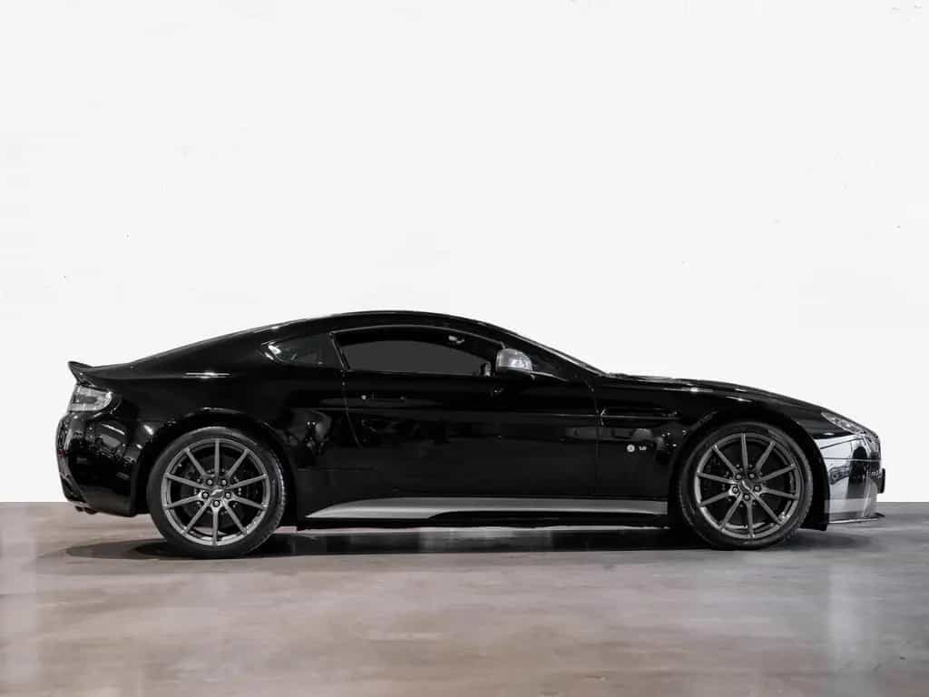 Aston Martin V12 Vantage S Coupe Aston Martin Hamburg 02/2017-photo-15