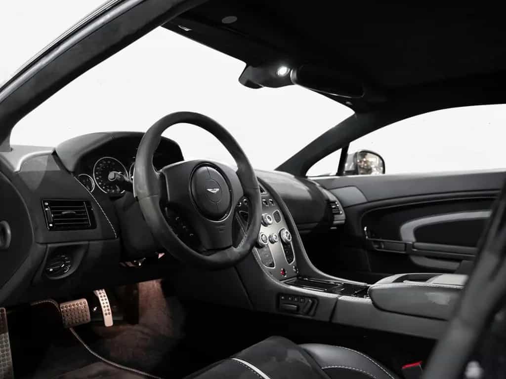 Aston Martin V12 Vantage S Coupe Aston Martin Hamburg 02/2017-photo-2
