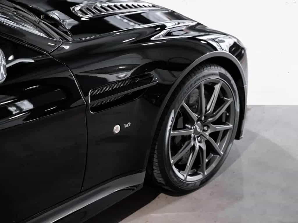 Aston Martin V12 Vantage S Coupe Aston Martin Hamburg 02/2017-photo-8