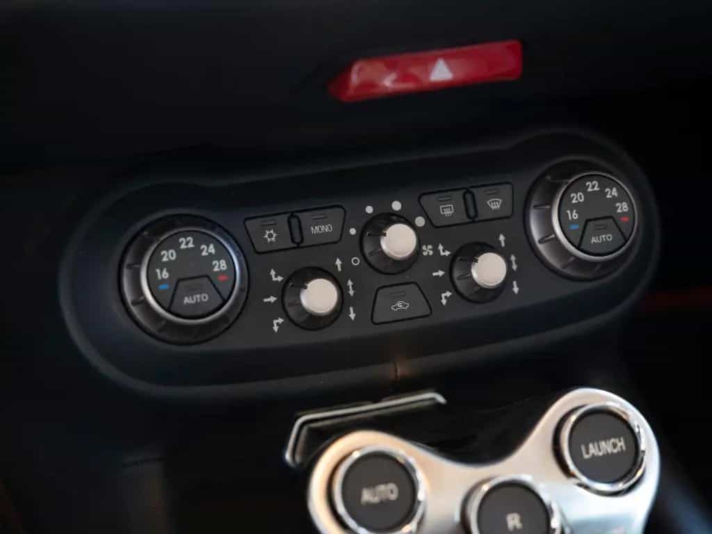 Ferrari California 4.3 V8 4-Sitzer 11/2009-photo-24
