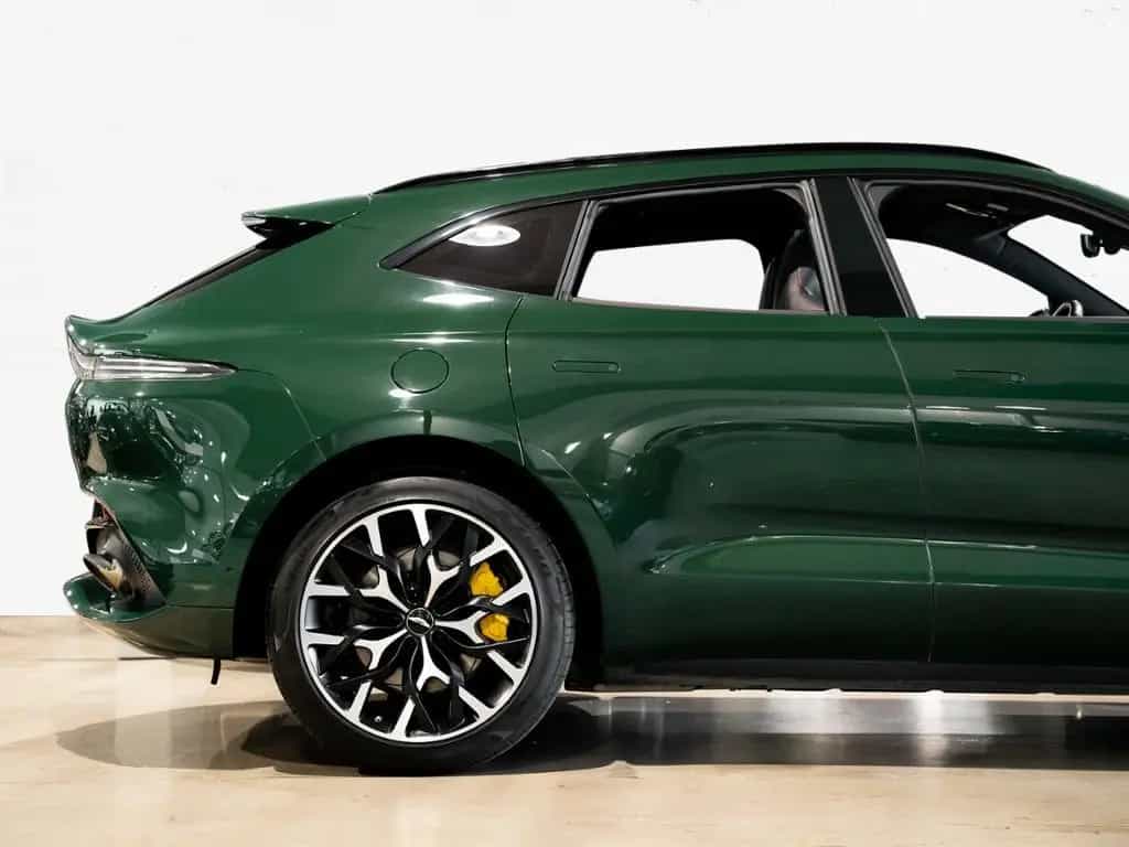 Aston Martin DBX Aston Martin Hamburg 09/2021-photo-16