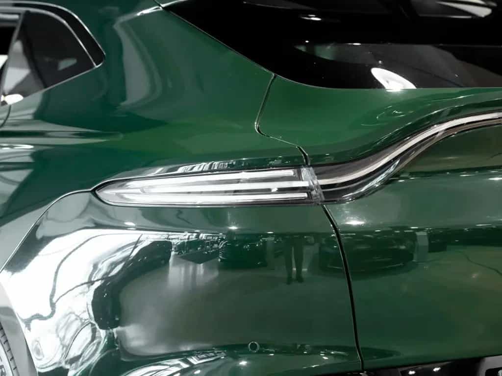 Aston Martin DBX Aston Martin Hamburg 09/2021-photo-19