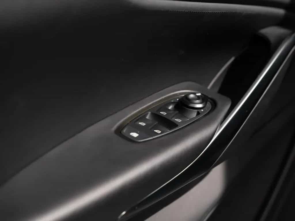 Aston Martin DBX Aston Martin Hamburg 09/2021-photo-25