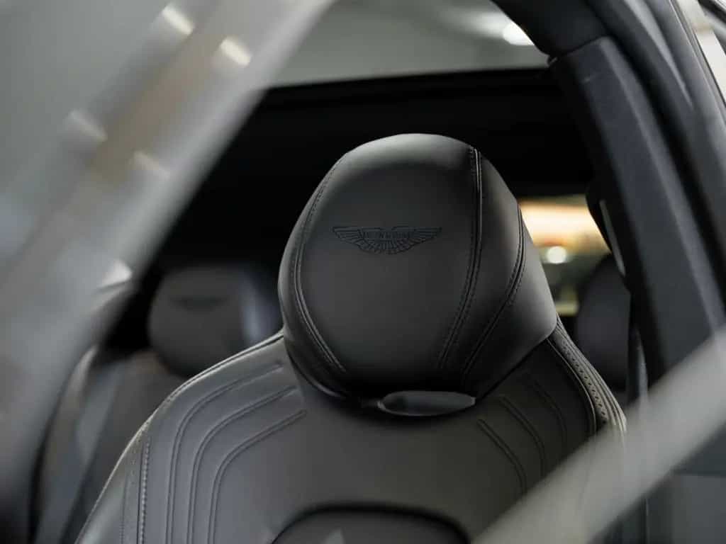 Aston Martin DBX Aston Martin Hamburg 09/2021-photo-1