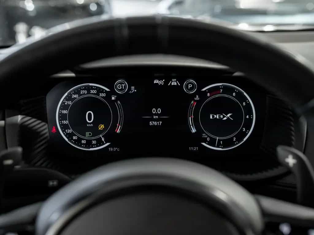 Aston Martin DBX Aston Martin Hamburg 09/2021-photo-2