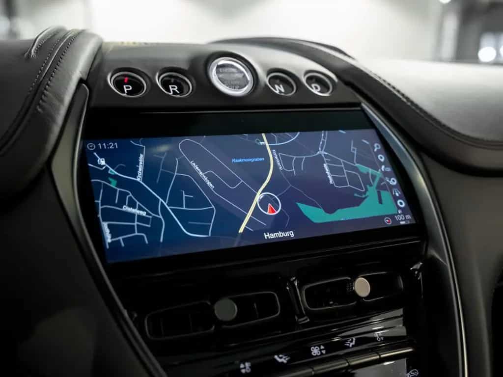 Aston Martin DBX Aston Martin Hamburg 09/2021-photo-6