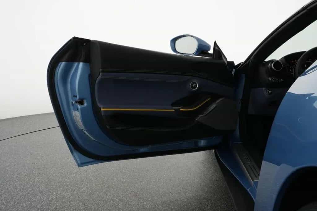 Ferrari Portofino M Sonderfarbe Avio met. 08/2023-photo-16