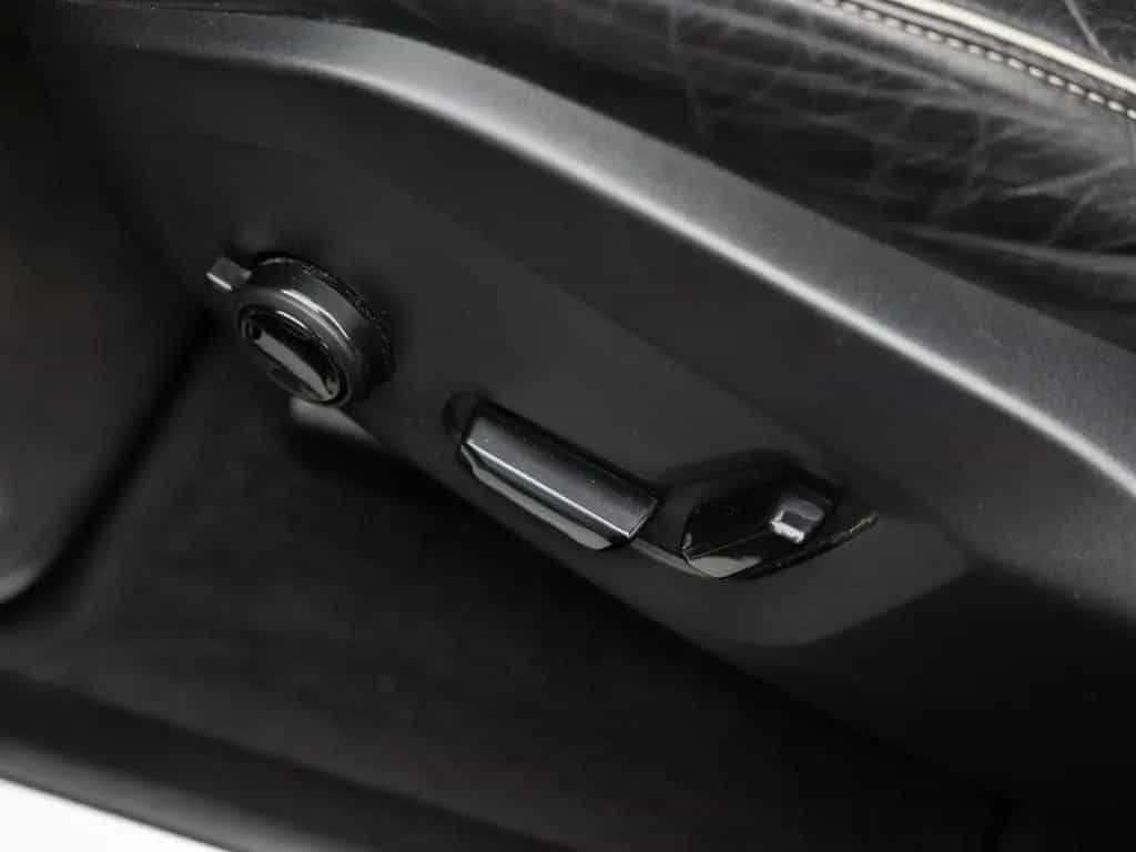 Volvo XC60 B4 Diesel R Design AWD 11/2021-photo-12