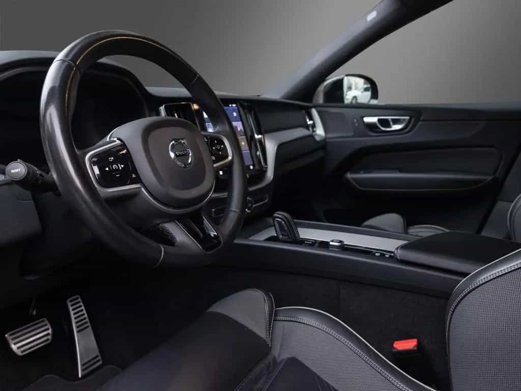 Volvo XC60 B4 Diesel R Design AWD 11/2021-photo-14