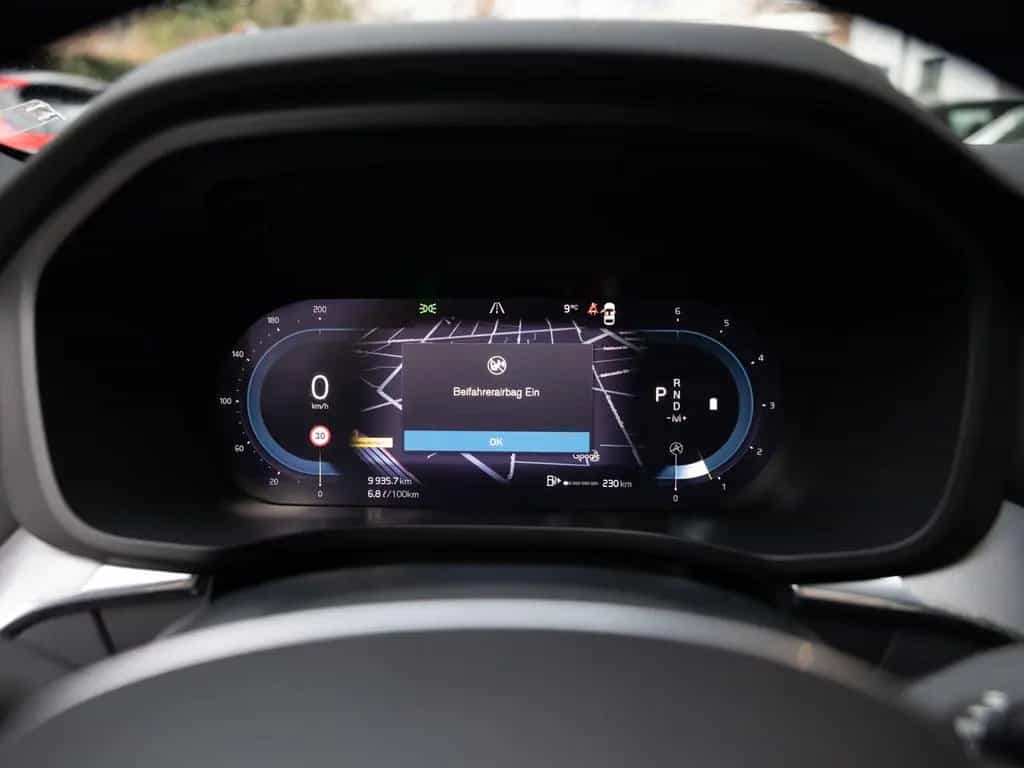 Volvo XC60 B4 Diesel R Design AWD 11/2021-photo-22