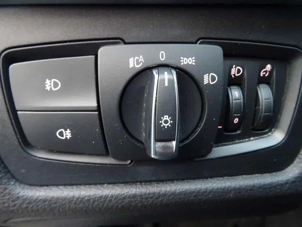 BMW 340 i Touring Sport Line LED NAVI KAMERA SHZ PDC 10/2018-photo-25
