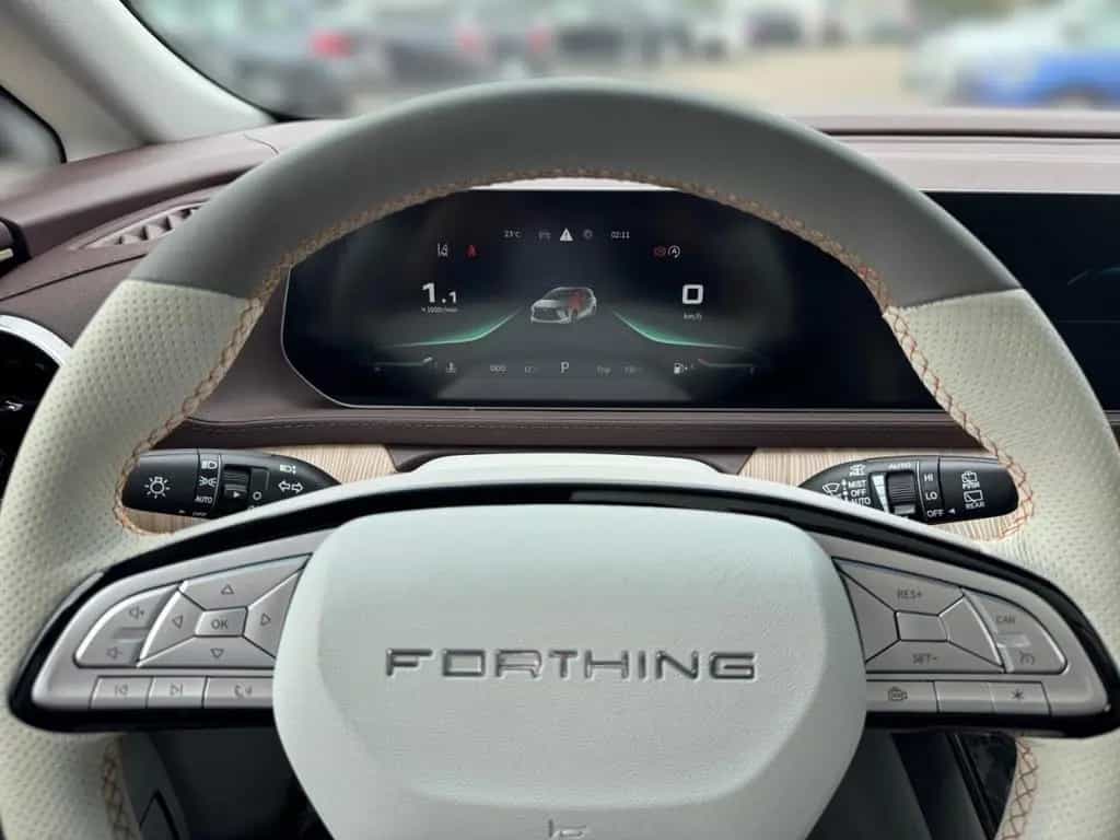 DFSK Forthing 4 U-Tour 7-SITZE+PANO+LEDER+PDC+MFL+CAM 10/2025-photo-17