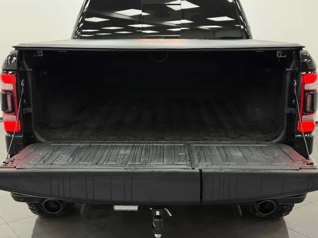 Dodge RAM 5.7 V8 HEMI Rebel*Luftfahrwerk*Panorama LED 12/2019-photo-16