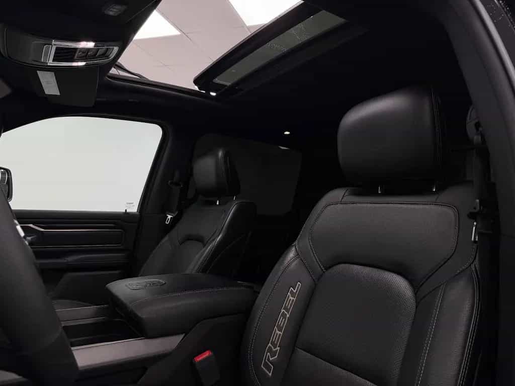 Dodge RAM 5.7 V8 HEMI Rebel*Luftfahrwerk*Panorama LED 12/2019-photo-20