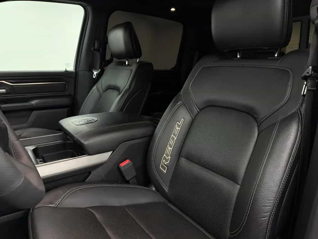 Dodge RAM 5.7 V8 HEMI Rebel*Luftfahrwerk*Panorama LED 12/2019-photo-21