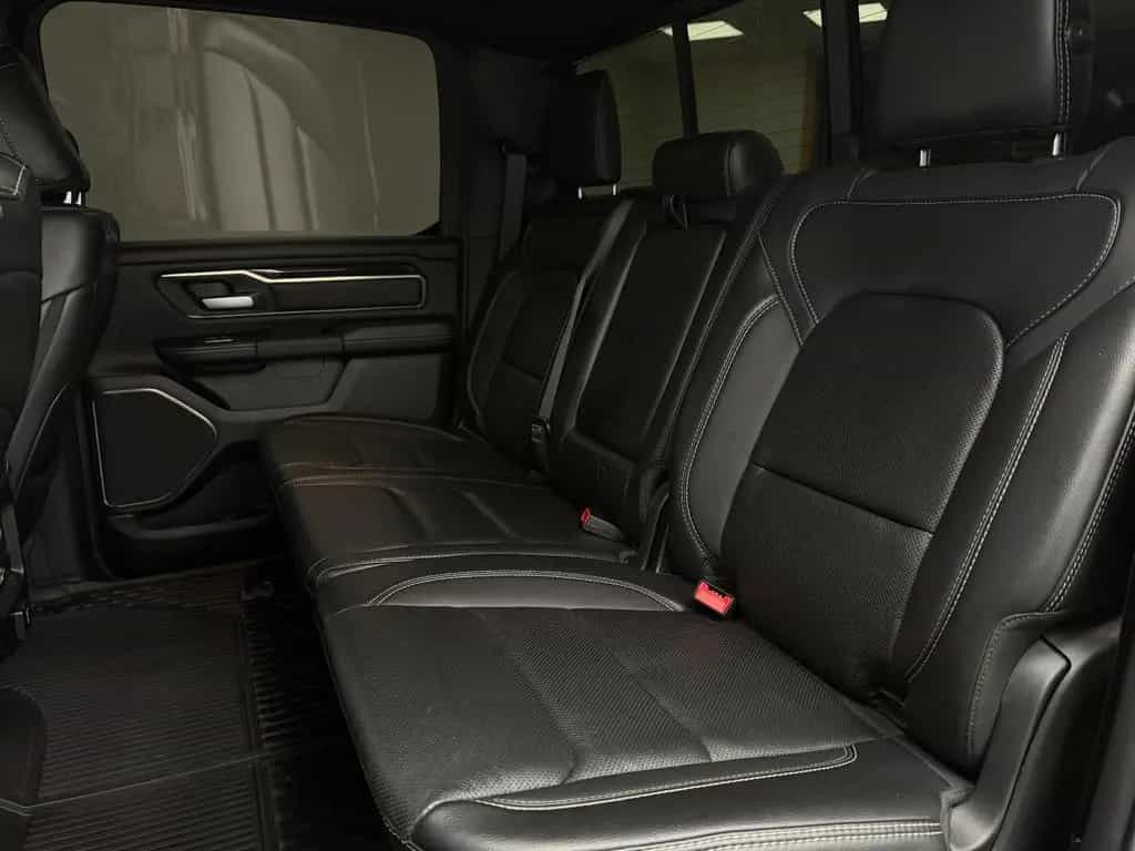 Dodge RAM 5.7 V8 HEMI Rebel*Luftfahrwerk*Panorama LED 12/2019-photo-24