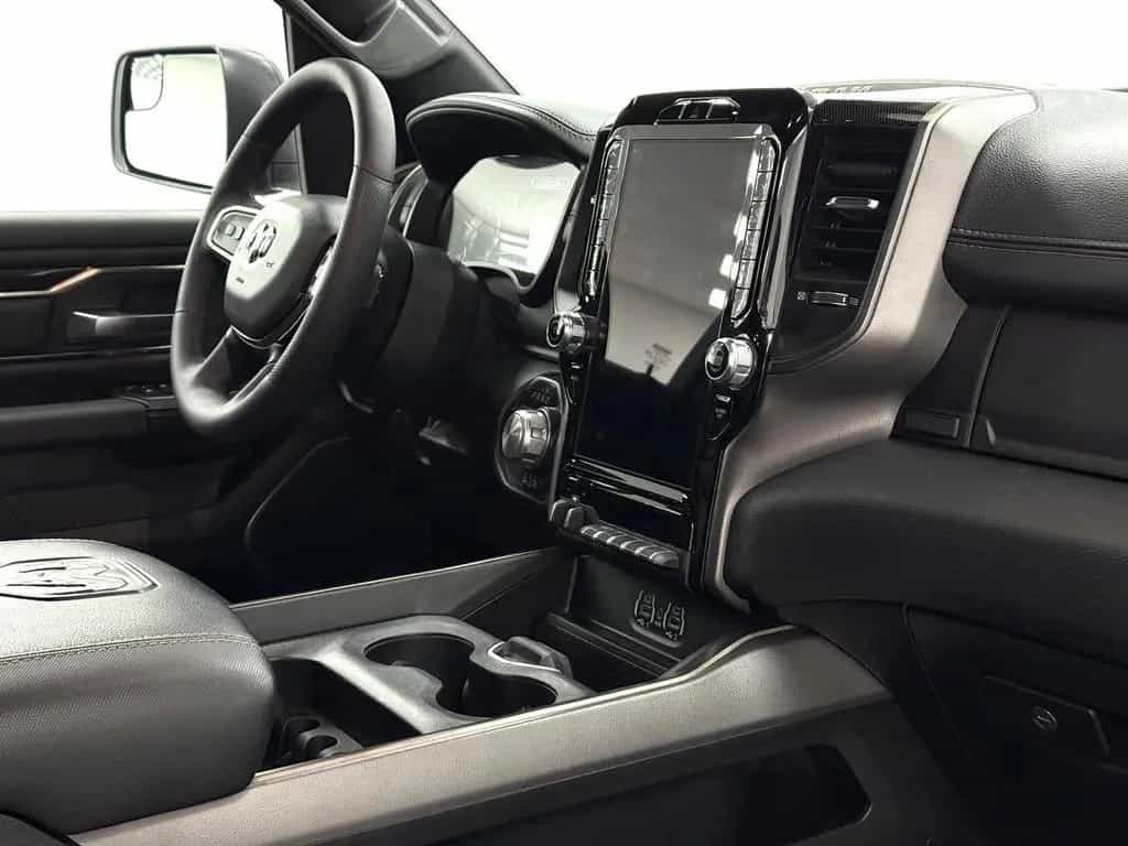 Dodge RAM 5.7 V8 HEMI Rebel*Luftfahrwerk*Panorama LED 12/2019-photo-28
