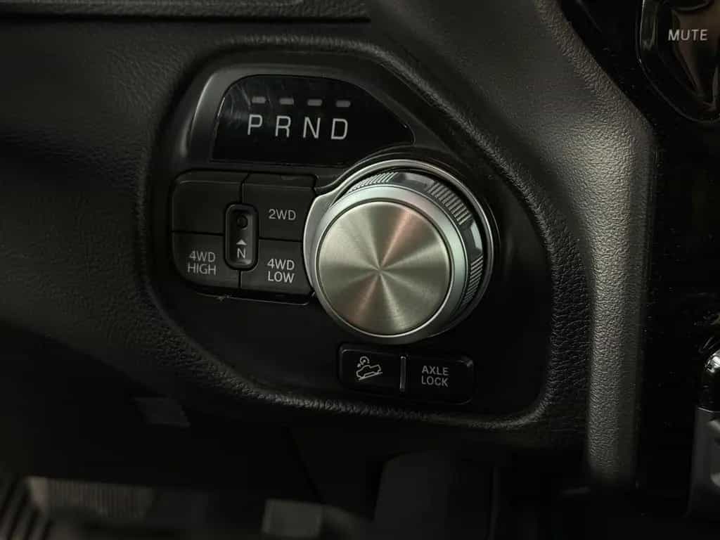 Dodge RAM 5.7 V8 HEMI Rebel*Luftfahrwerk*Panorama LED 12/2019-photo-33