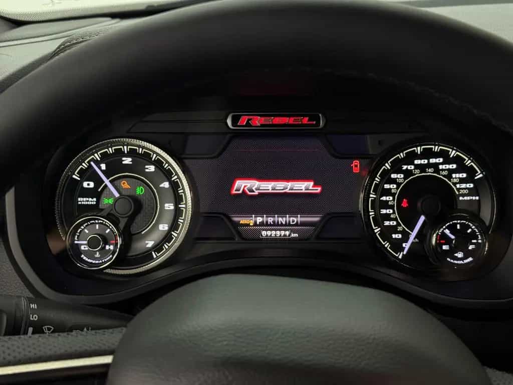 Dodge RAM 5.7 V8 HEMI Rebel*Luftfahrwerk*Panorama LED 12/2019-photo-34