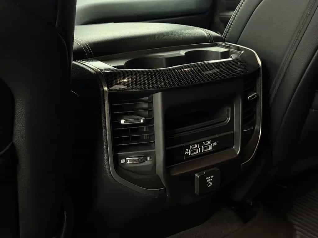 Dodge RAM 5.7 V8 HEMI Rebel*Luftfahrwerk*Panorama LED 12/2019-photo-40
