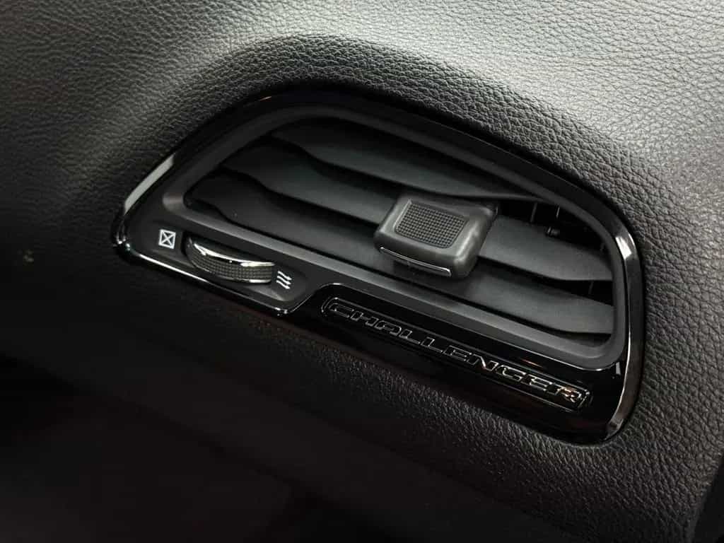 Dodge Challenger 5.7 V8 HEMI*AirRide* 21"LaChanti LED 12/2017-photo-29