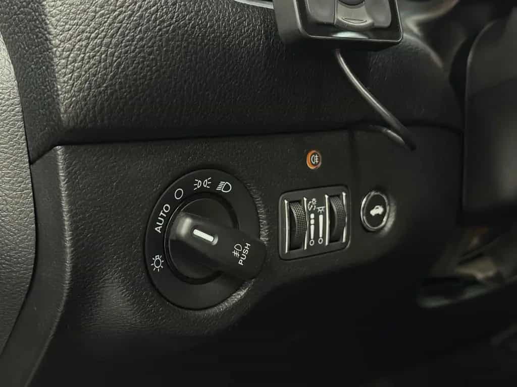 Dodge Challenger 5.7 V8 HEMI*AirRide* 21"LaChanti LED 12/2017-photo-35