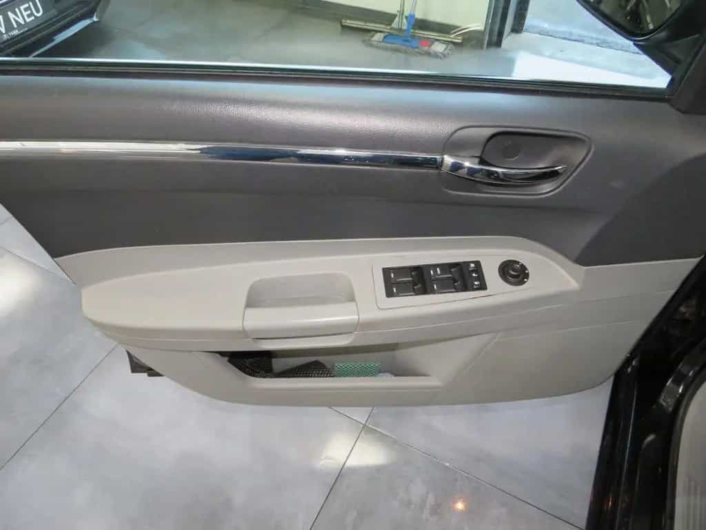 Chrysler 300C Bestattungswagen / Leichenwagen 08/2007-photo-12