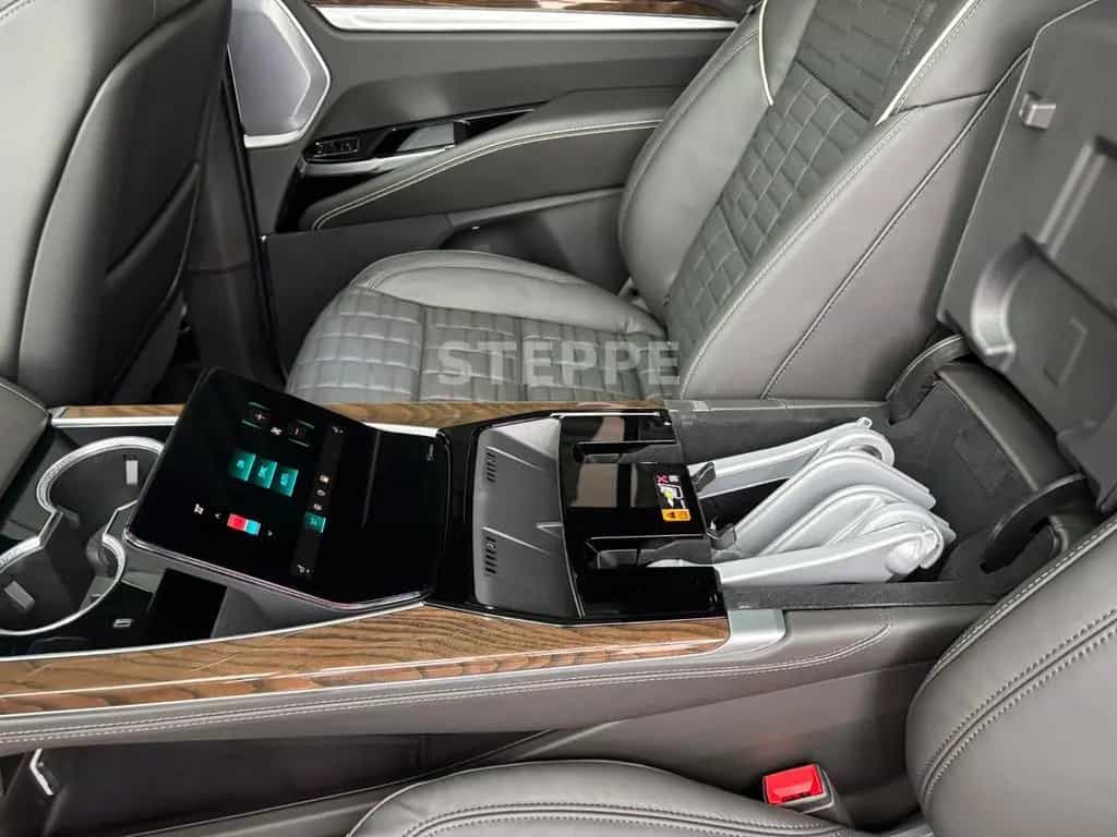 Cadillac Escalade FACELIFT MY26 6.2 V8 Platinum Luxury24" null-photo-8