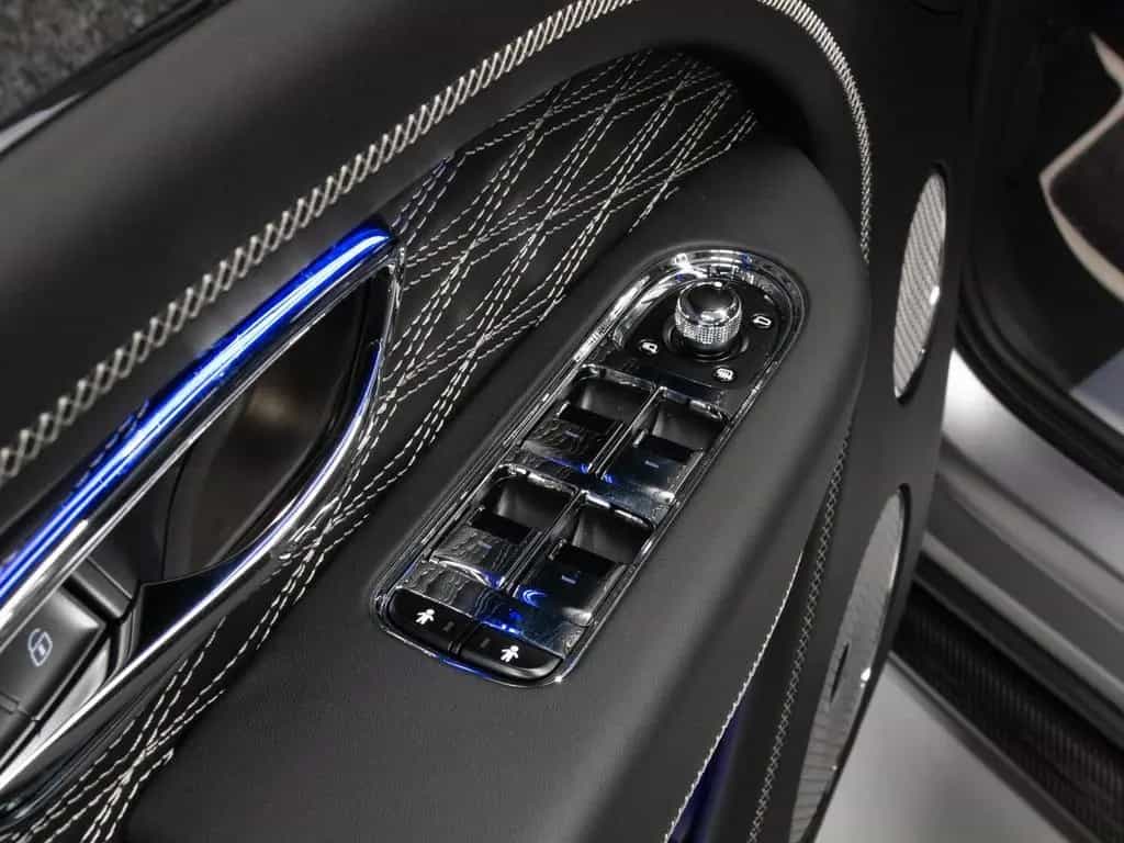 Bentley Bentayga Speed STONE VENEER | AKRAPOVIC null-photo-12