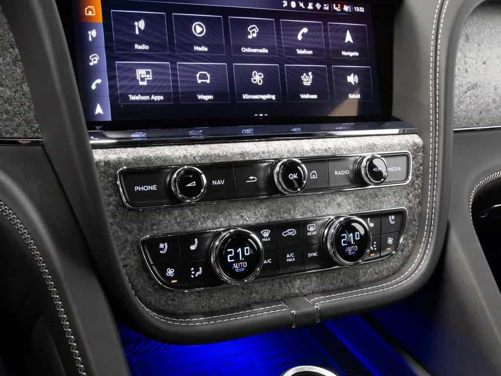 Bentley Bentayga Speed STONE VENEER | AKRAPOVIC null-photo-20