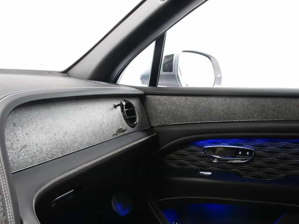Bentley Bentayga Speed STONE VENEER | AKRAPOVIC null-photo-23