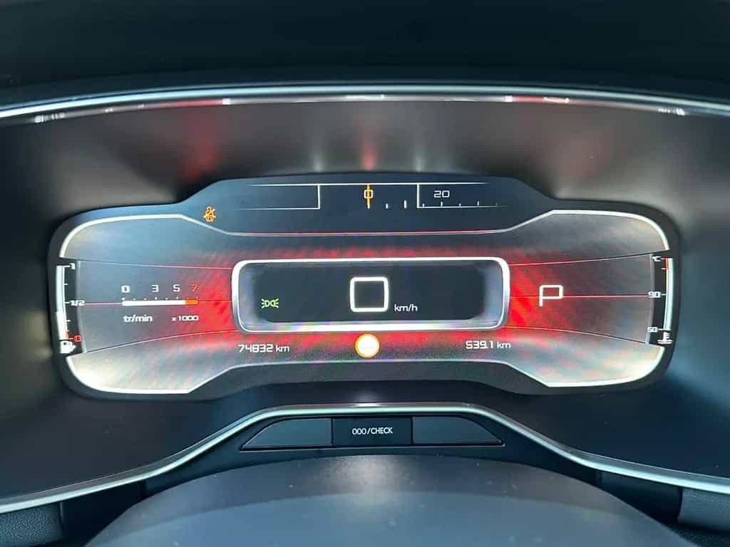Citroën C5 Aircross BlueHDi 180 EAT8 SHINE +AHK+PANORAMA 05/2019-photo-32