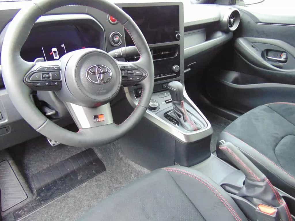 Toyota Yaris GR Yaris Automatik | Convenience-Paket 12/2024-photo-11
