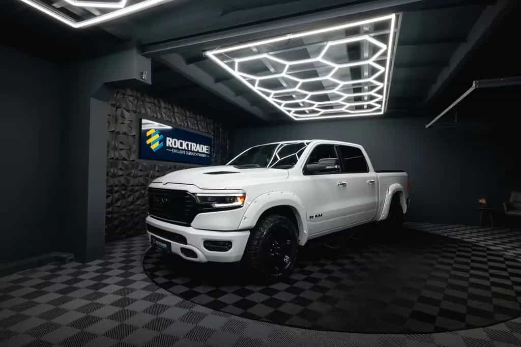 Dodge RAM 5.7 V8 HEMI 4x4 OFFROAD Night-Paket *LED*19% 01/2020-photo-0