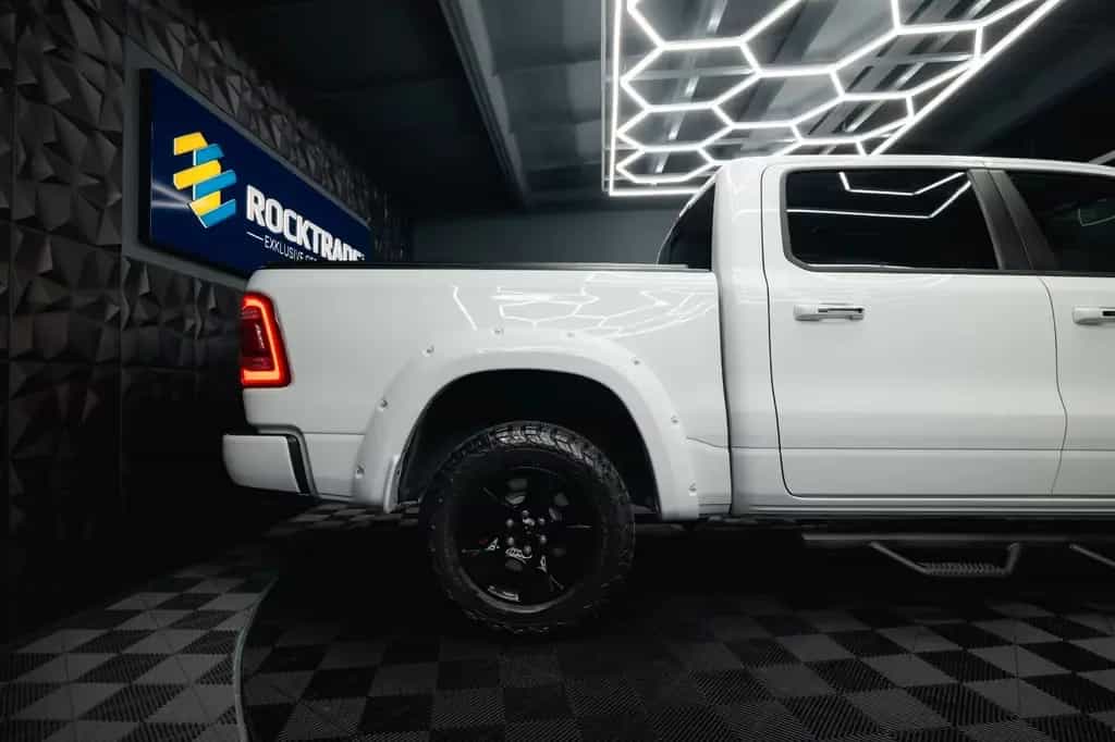 Dodge RAM 5.7 V8 HEMI 4x4 OFFROAD Night-Paket *LED*19% 01/2020-photo-11