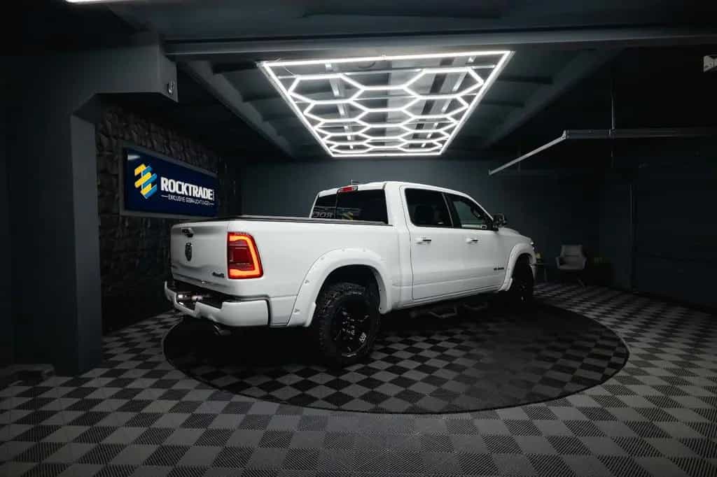 Dodge RAM 5.7 V8 HEMI 4x4 OFFROAD Night-Paket *LED*19% 01/2020-photo-14