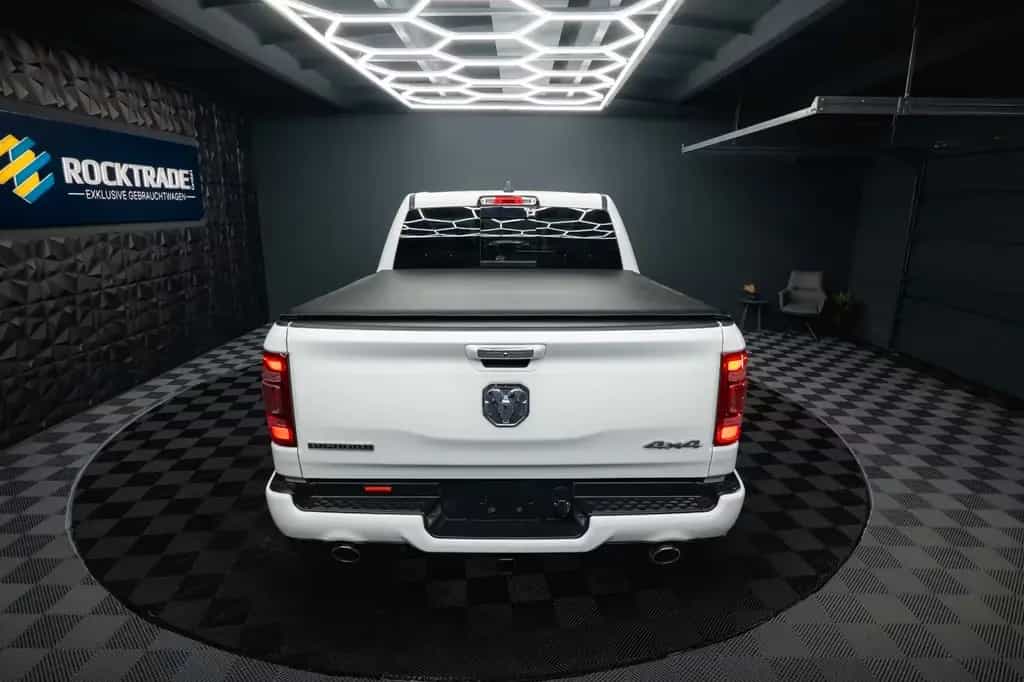 Dodge RAM 5.7 V8 HEMI 4x4 OFFROAD Night-Paket *LED*19% 01/2020-photo-16