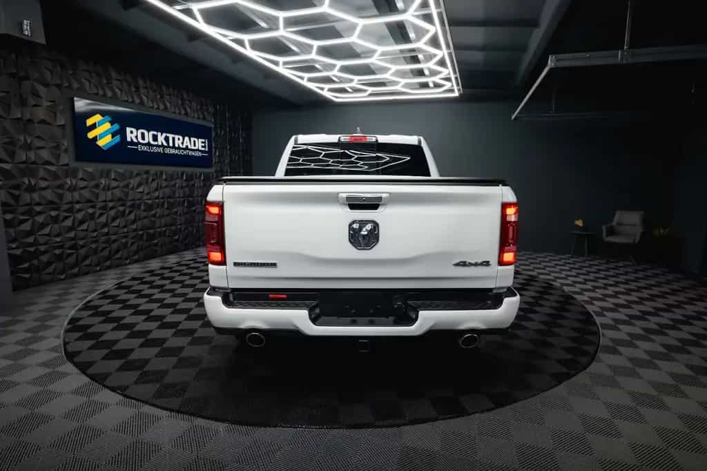Dodge RAM 5.7 V8 HEMI 4x4 OFFROAD Night-Paket *LED*19% 01/2020-photo-17