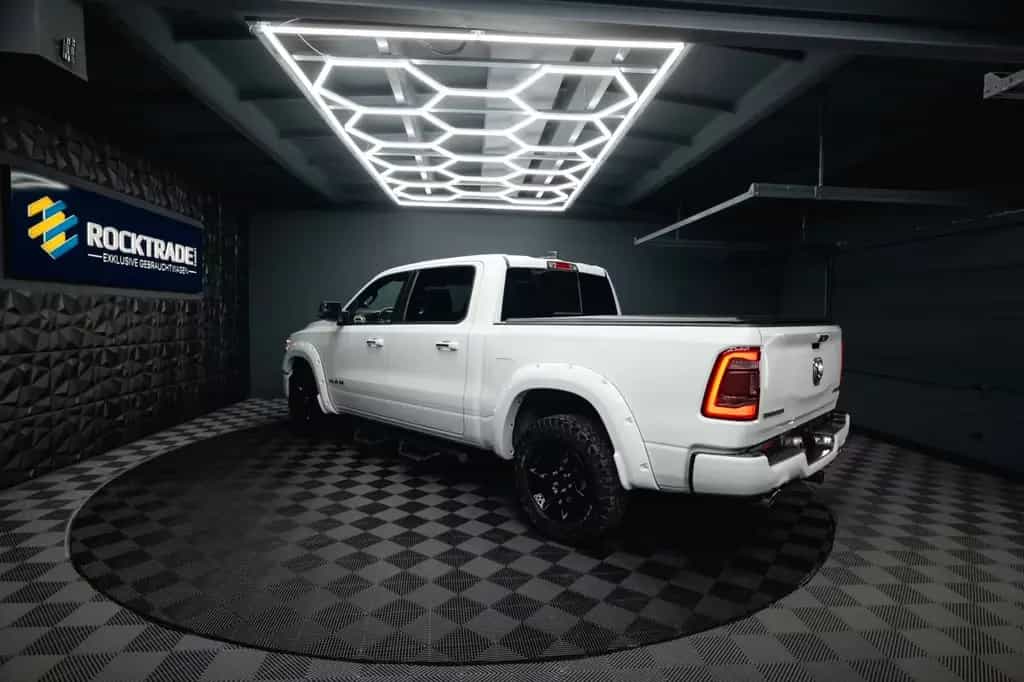 Dodge RAM 5.7 V8 HEMI 4x4 OFFROAD Night-Paket *LED*19% 01/2020-photo-18