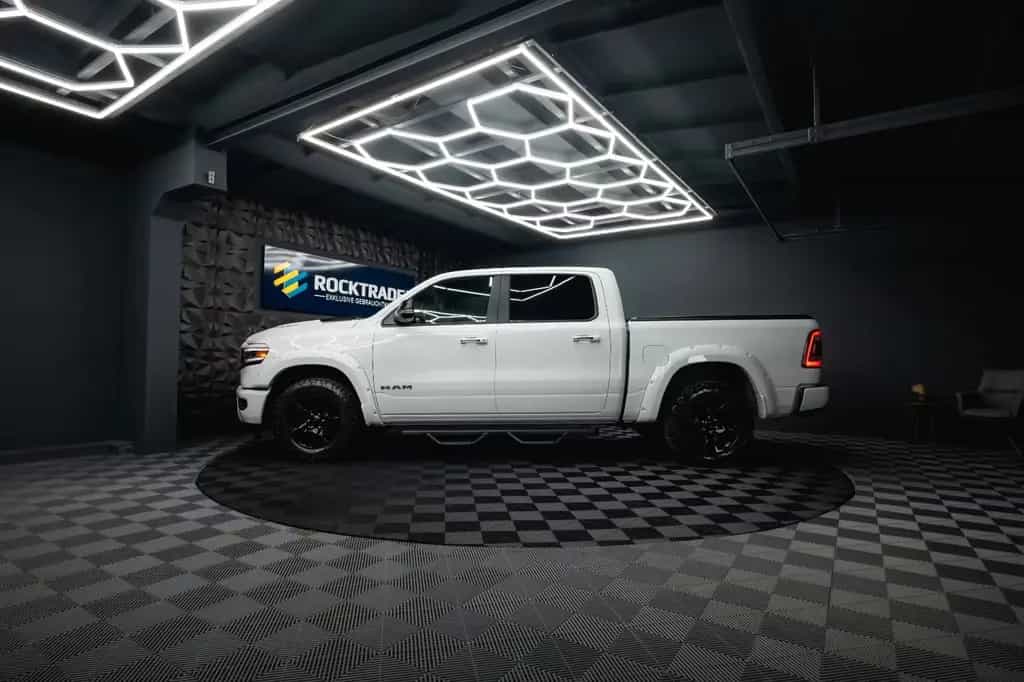 Dodge RAM 5.7 V8 HEMI 4x4 OFFROAD Night-Paket *LED*19% 01/2020-photo-19
