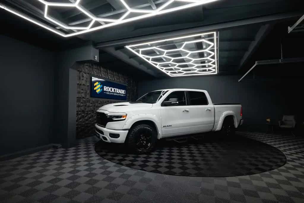 Dodge RAM 5.7 V8 HEMI 4x4 OFFROAD Night-Paket *LED*19% 01/2020-photo-2