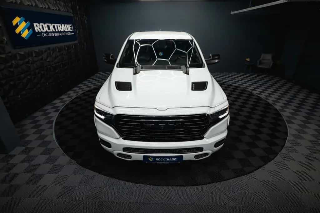Dodge RAM 5.7 V8 HEMI 4x4 OFFROAD Night-Paket *LED*19% 01/2020-photo-3