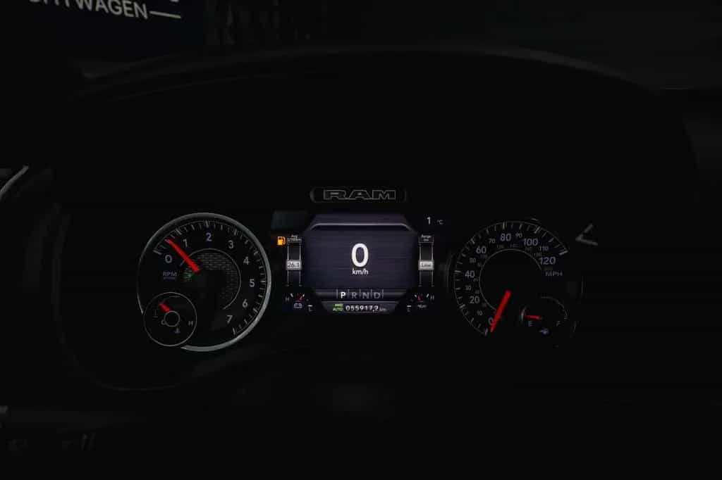Dodge RAM 5.7 V8 HEMI 4x4 OFFROAD Night-Paket *LED*19% 01/2020-photo-30
