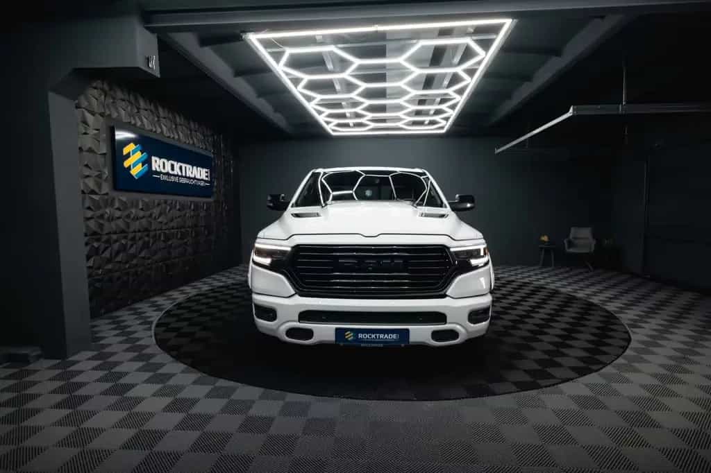Dodge RAM 5.7 V8 HEMI 4x4 OFFROAD Night-Paket *LED*19% 01/2020-photo-4