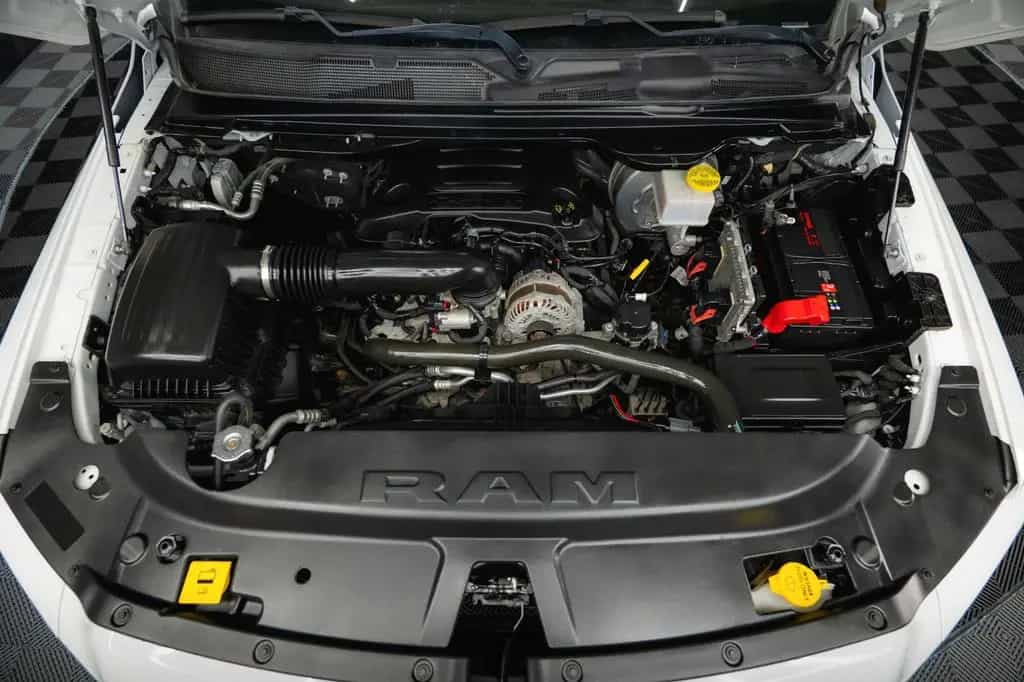 Dodge RAM 5.7 V8 HEMI 4x4 OFFROAD Night-Paket *LED*19% 01/2020-photo-44