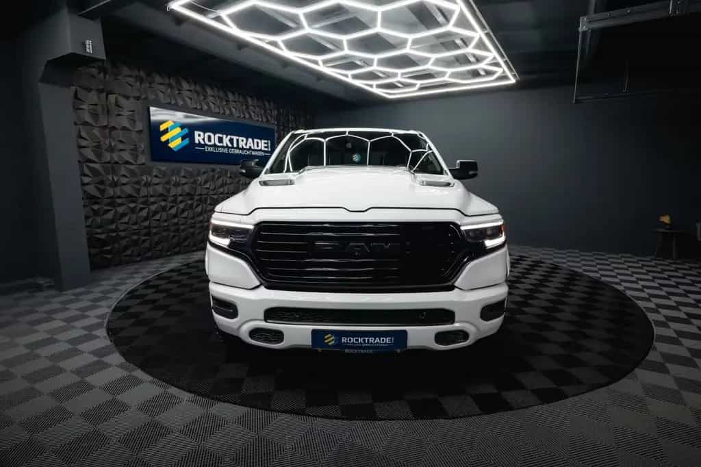Dodge RAM 5.7 V8 HEMI 4x4 OFFROAD Night-Paket *LED*19% 01/2020-photo-5