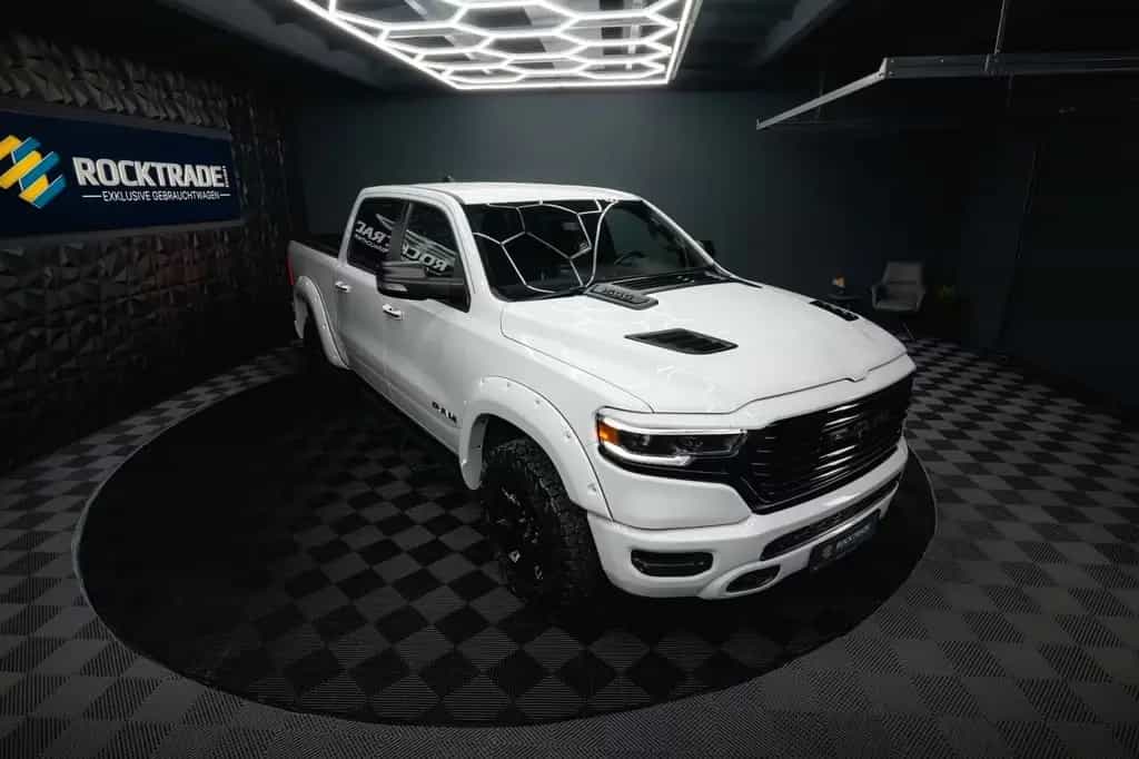 Dodge RAM 5.7 V8 HEMI 4x4 OFFROAD Night-Paket *LED*19% 01/2020-photo-7