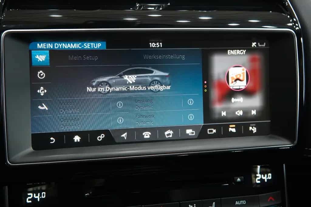 Jaguar XE S *381Ps*Deutsch*S-Abgas*Pano*Head-Up*Kamera* 10/2017-photo-29