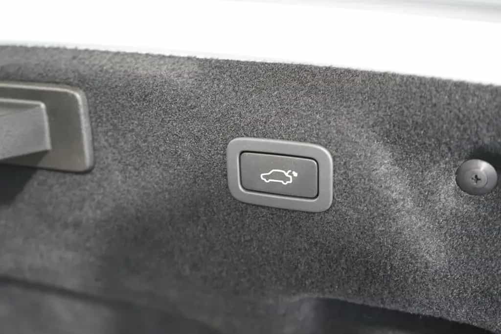 Jaguar XE S *381Ps*Deutsch*S-Abgas*Pano*Head-Up*Kamera* 10/2017-photo-36